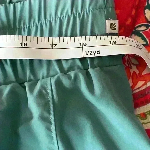 Marika moss green shorts. - Picture 5 of 7